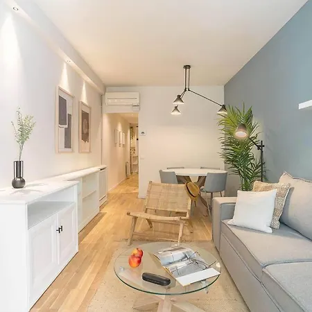 Modern Stylish 3 Bedroom Arco De Triunfo *