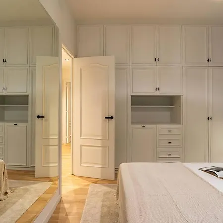 Apartment Modern Stylish 3 Bedroom Arco De Triunfo