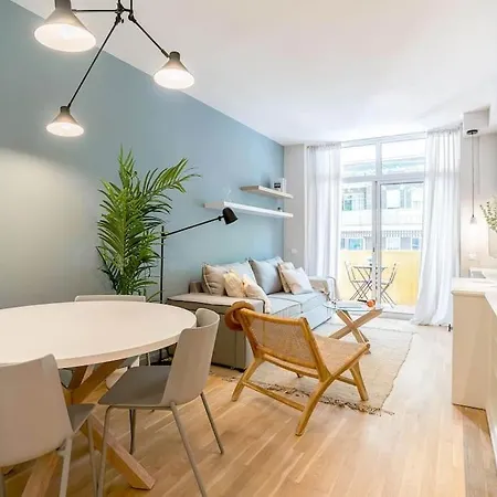 Modern Stylish 3 Bedroom Arco De Triunfo *