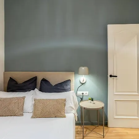 Modern Stylish 3 Bedroom Arco De Triunfo 度假居 *