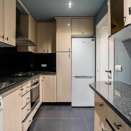 Modern Stylish 3 Bedroom Arco De Triunfo * Barcelona